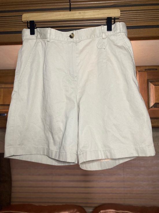 L.L Bean Wrinkle-Free Bayside Shorts, Ultra High-Rise Hidden Comfort Waist 9" - Picture 6 of 10